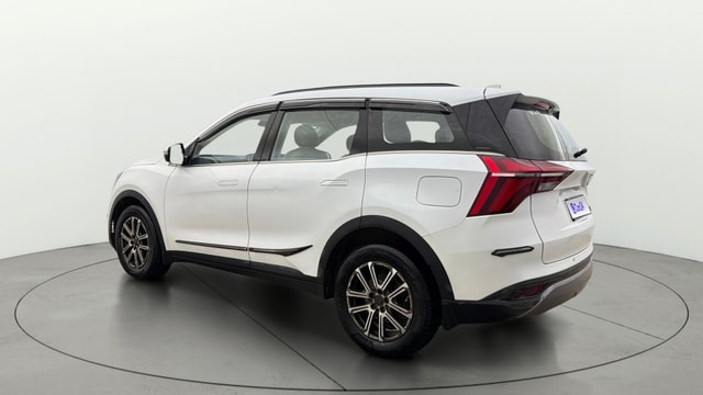 View Mahindra XUV700 Image 2 Used Mahindra XUV700 Image 2