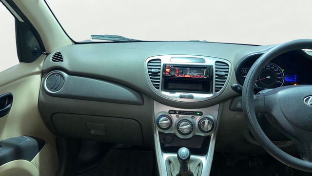 View Hyundai i10 Image 17 Used Hyundai i10 Image 17