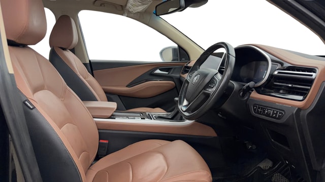 View MG Hector Plus Image 19 Used MG Hector Plus Image 19