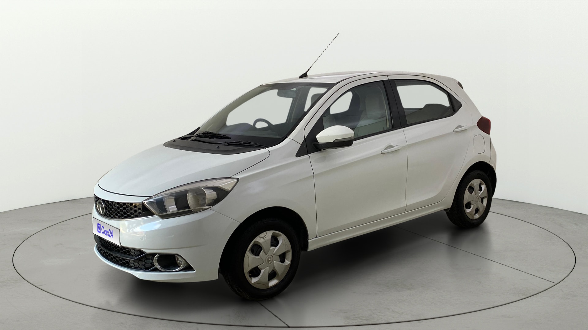 View 2016 Tata Tiago Revotorq XB Image 34 Used 2016 Tata Tiago Revotorq XB Image 34