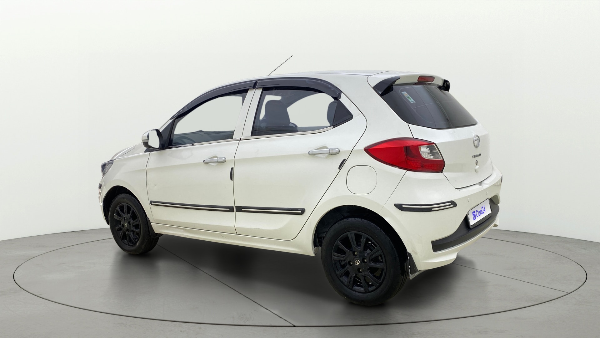 View 2021 Tata Tiago Revotorq XB Image 2 Used 2021 Tata Tiago Revotorq XB Image 2
