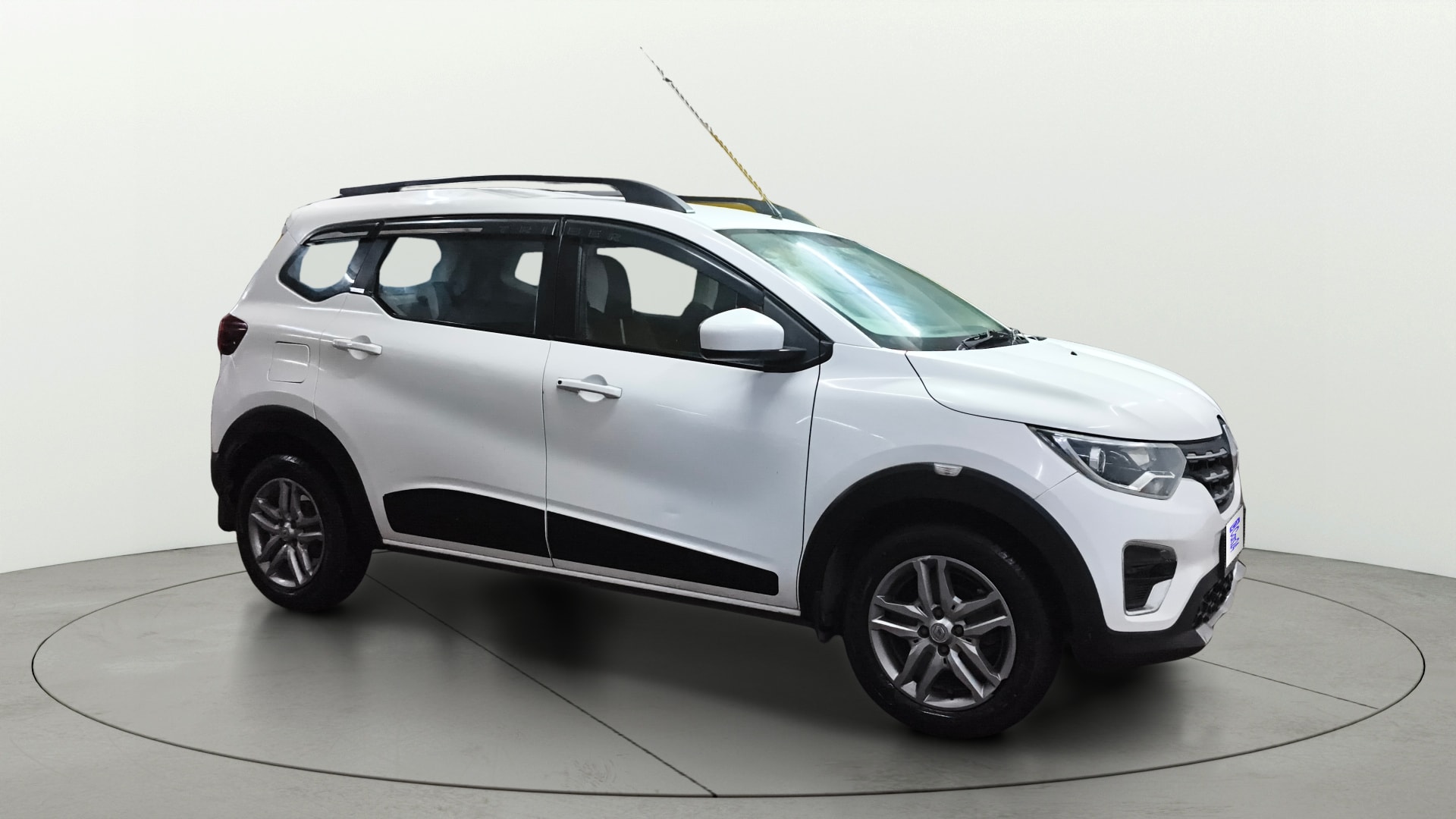 View 2021 Renault Triber RXZ Image 22 Used 2021 Renault Triber RXZ Image 22