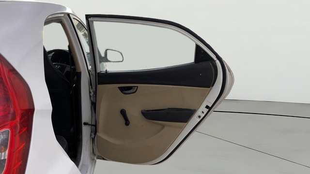 View Hyundai EON Image 7 Used Hyundai EON Image 7