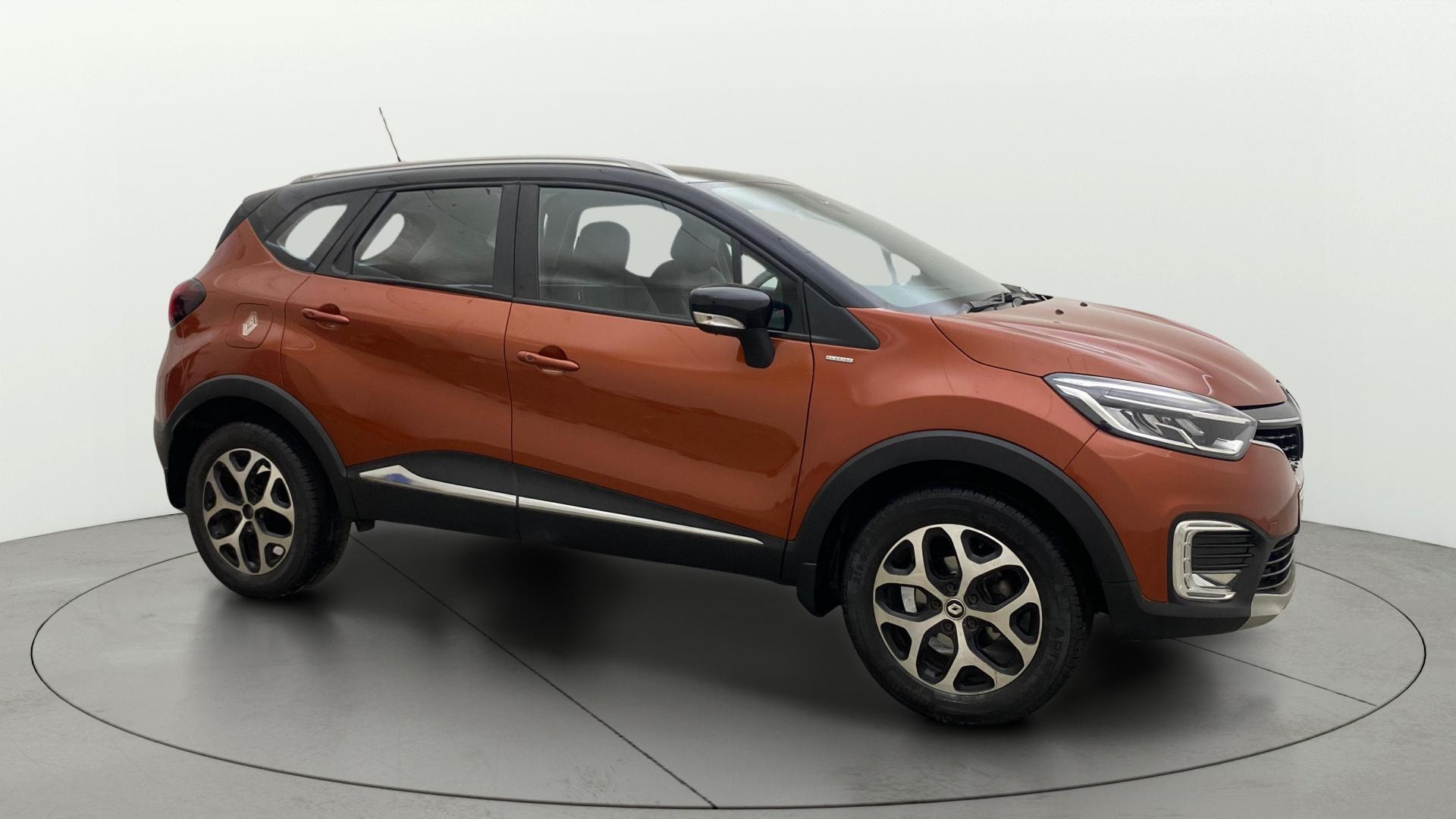 View 2020 Renault Captur Platine Petrol Dual Tone Image 37 Used 2020 Renault Captur Platine Petrol Dual Tone Image 37