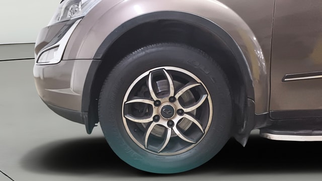 View Mahindra XUV500 Image 37 Used Mahindra XUV500 Image 37