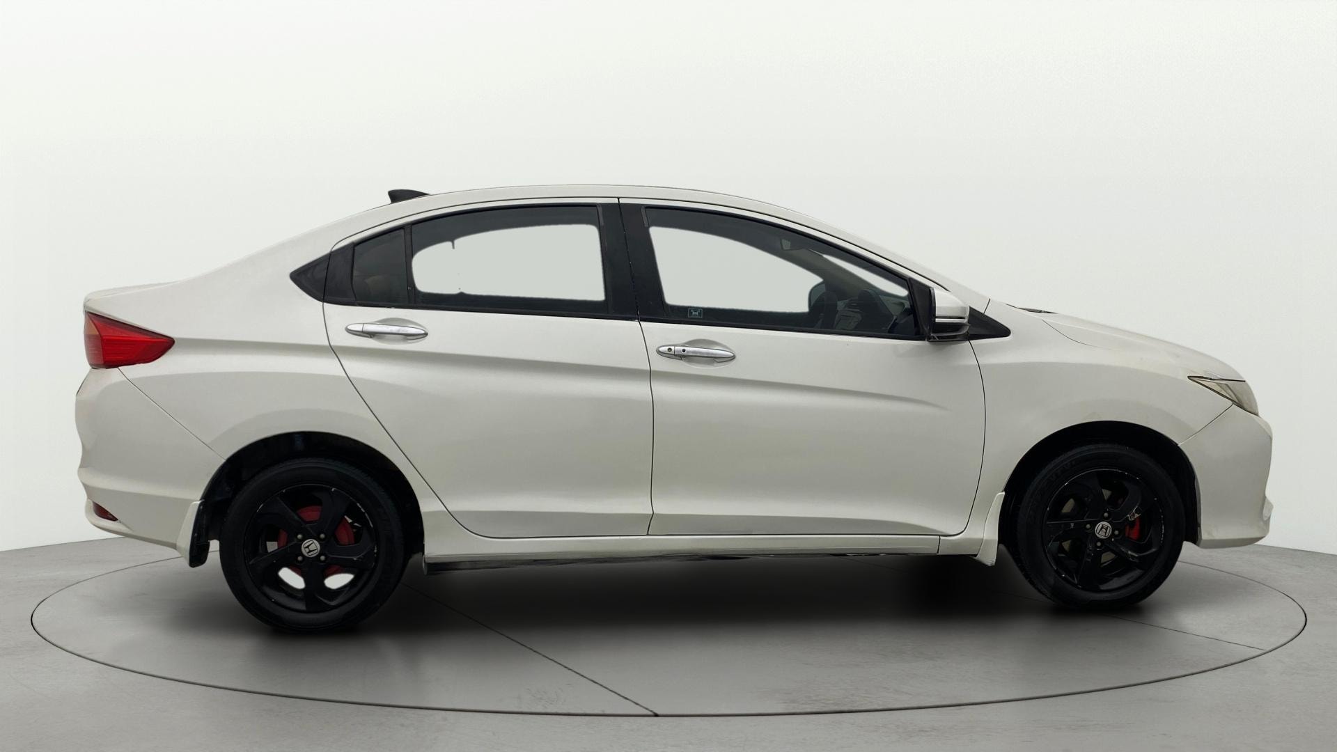 View 2016 Honda City ZX MT Diesel Anniversary Edition Image 9 Used 2016 Honda City ZX MT Diesel Anniversary Edition Image 9