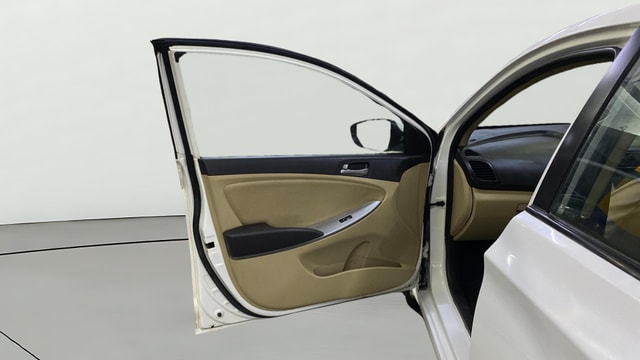 View Hyundai Verna Image 40 Used Hyundai Verna Image 40