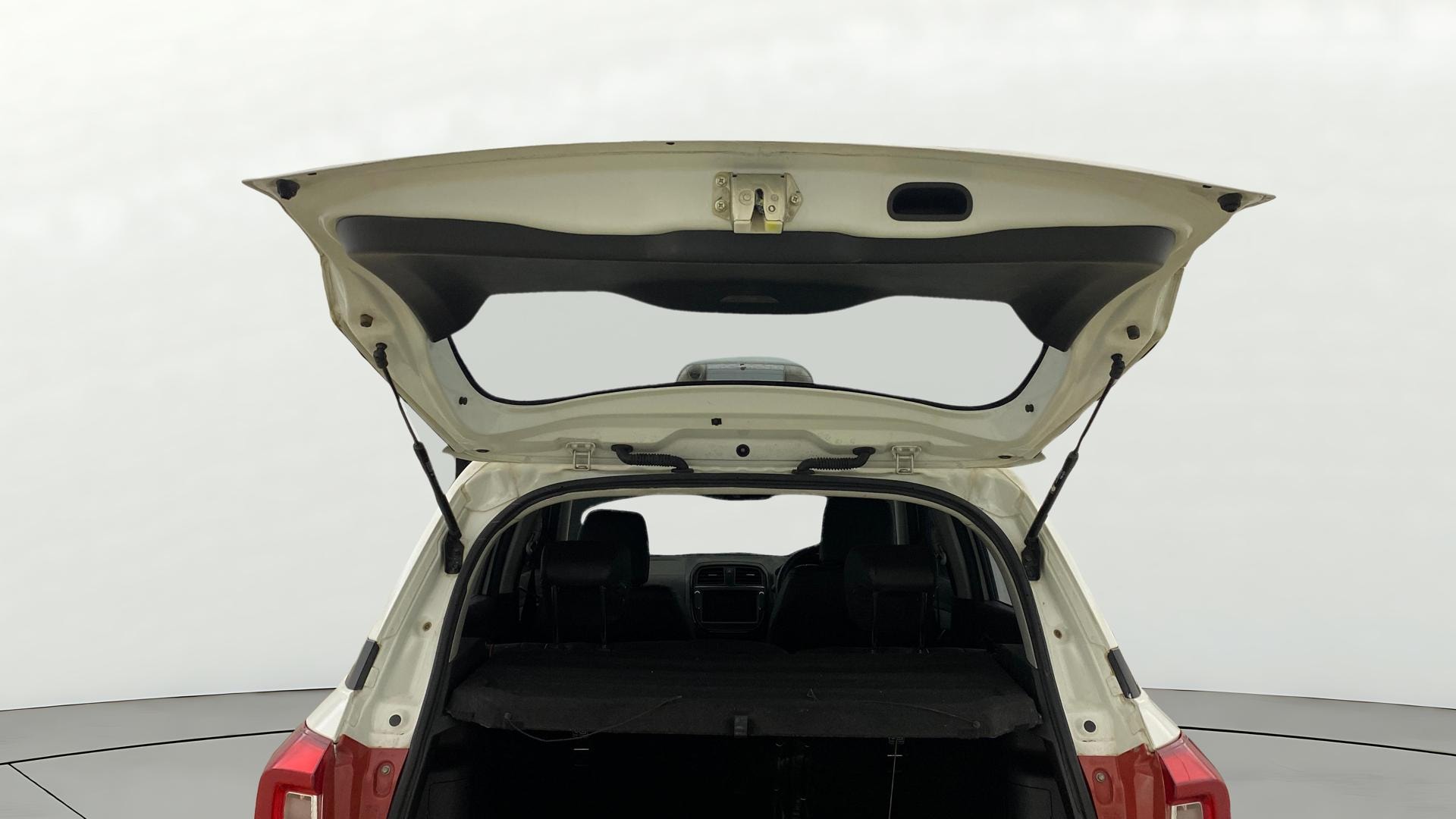 View 2022 Toyota Urban Cruiser Premium MT Image 17 Used 2022 Toyota Urban Cruiser Premium MT Image 17