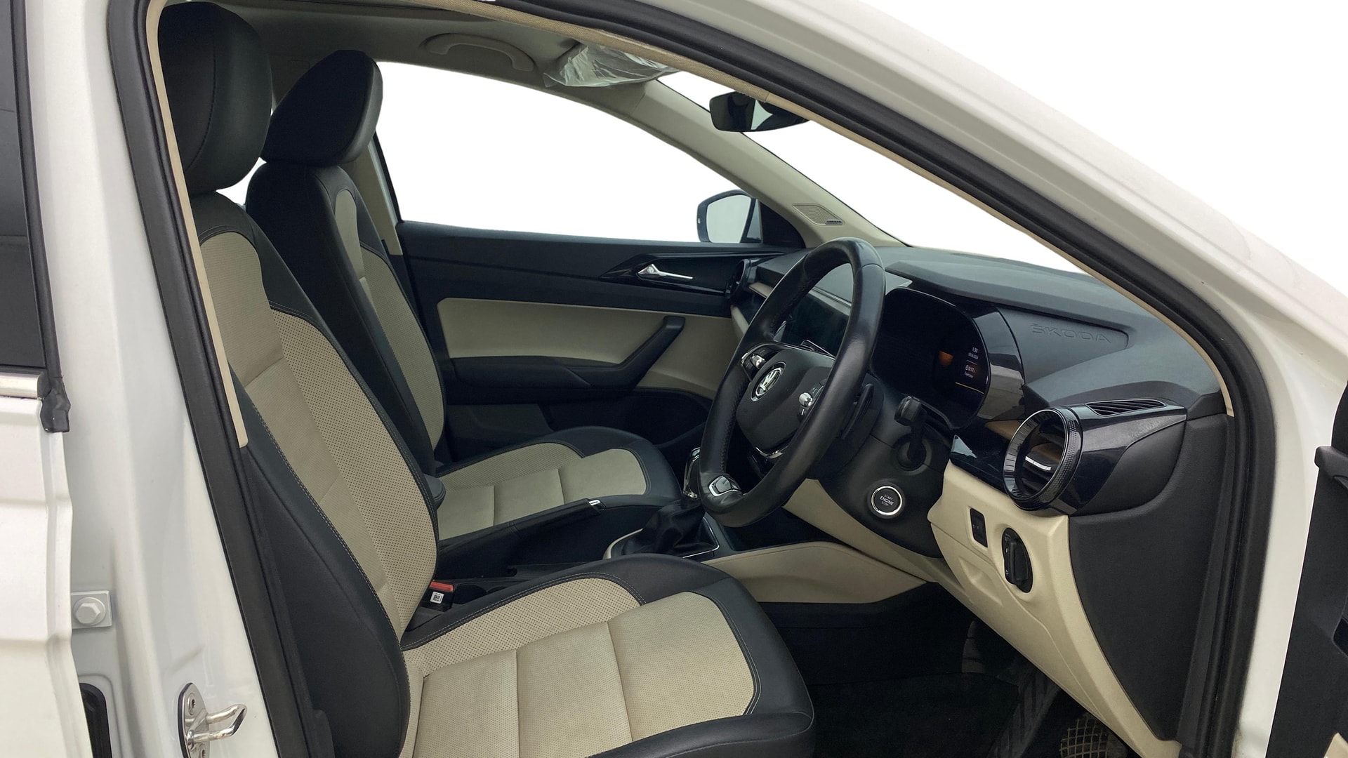 View 2024 Skoda Slavia Style 1.0 TSI AT Image 28 Used 2024 Skoda Slavia Style 1.0 TSI AT Image 28