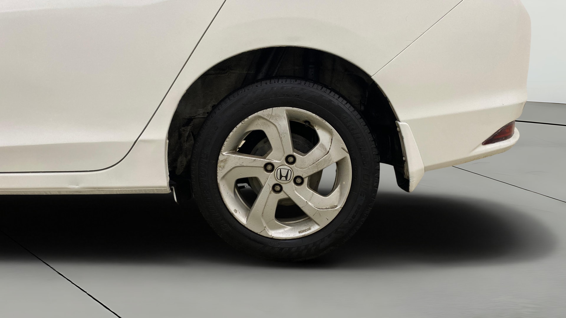 View 2016 Honda City ZX MT Diesel Anniversary Edition Image 12 Used 2016 Honda City ZX MT Diesel Anniversary Edition Image 12