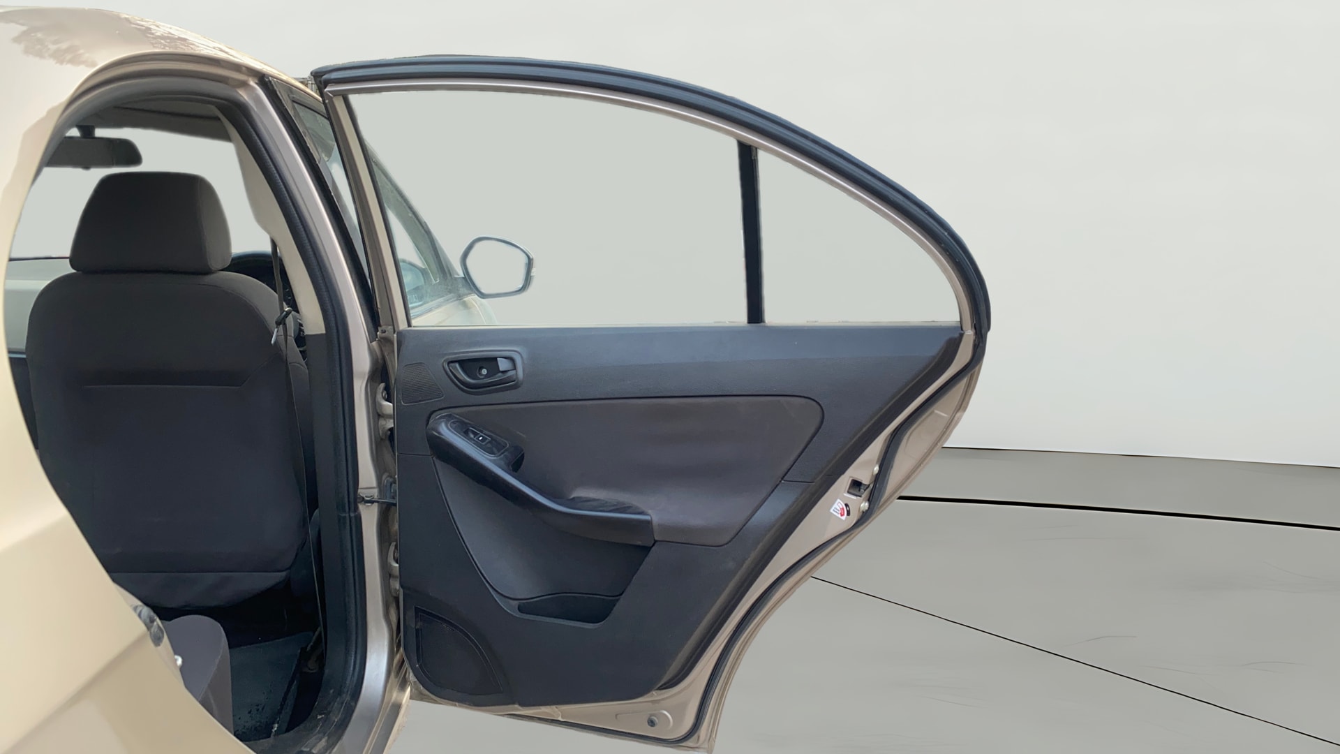 View 2016 Tata Zest XMS Petrol Image 7 Used 2016 Tata Zest XMS Petrol Image 7