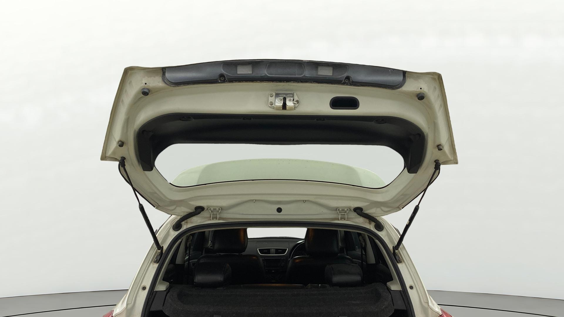 View 2016 Maruti Suzuki 1000 Base Variant Image 16 Used 2016 Maruti Suzuki 1000 Base Variant Image 16