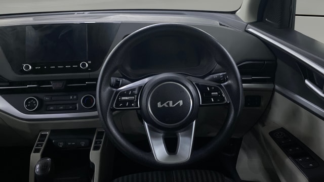 View Kia Carens Image 14 Used Kia Carens Image 14