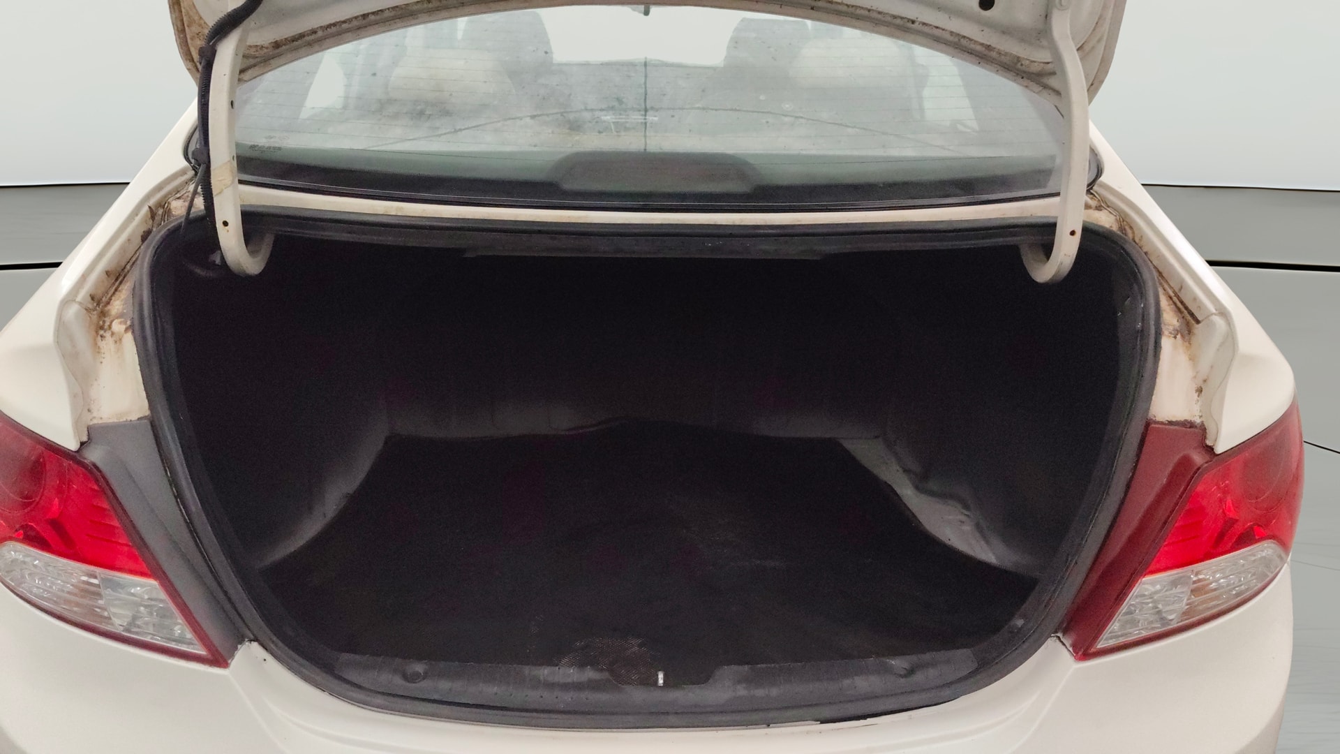 View 2013 Hyundai Fluidic Verna 1.6 VTVT SX O Image 38 Used 2013 Hyundai Fluidic Verna 1.6 VTVT SX O Image 38
