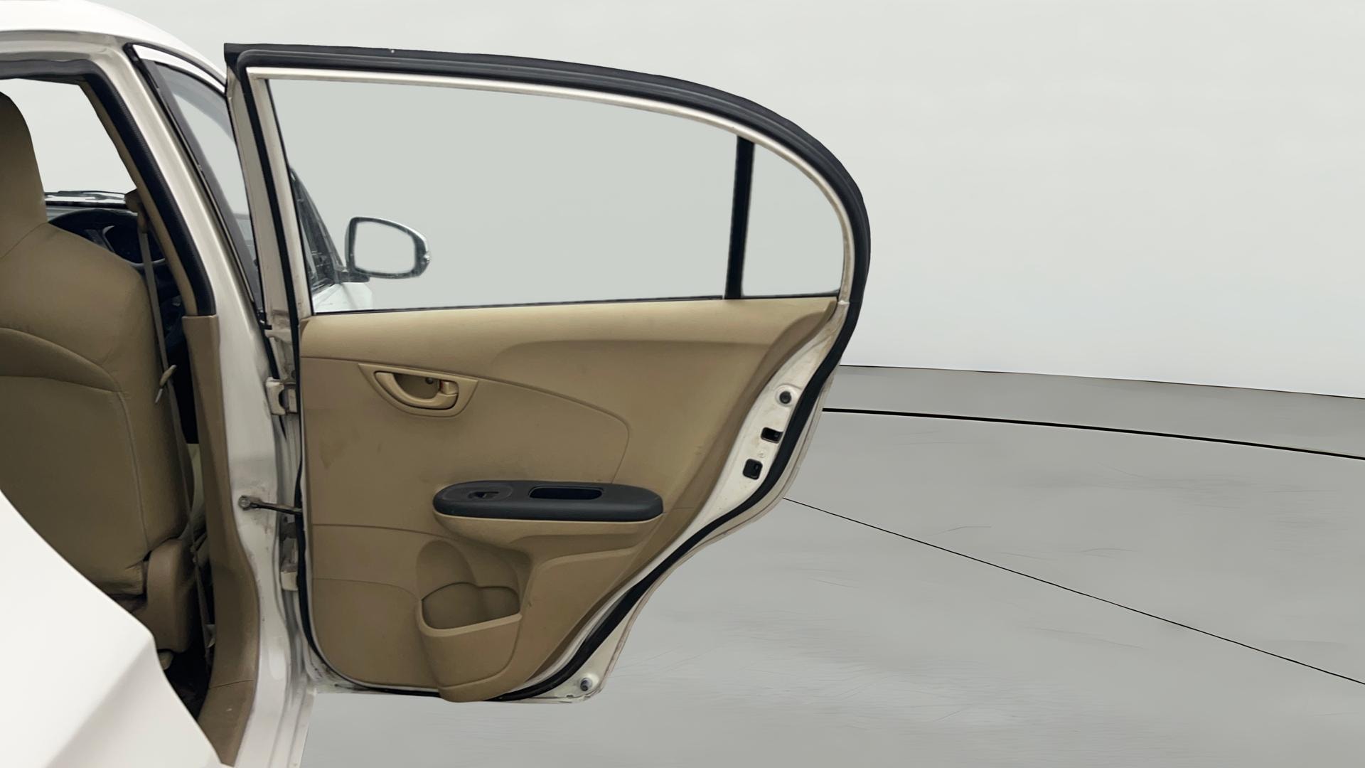 View 2015 Honda Amaze E MT Petrol BS IV Image 7 Used 2015 Honda Amaze E MT Petrol BS IV Image 7