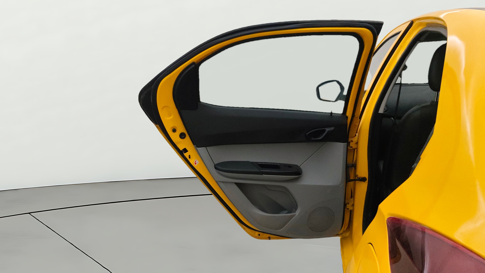 View 2020 Tata Tiago Revotorq XB Image 22 Used 2020 Tata Tiago Revotorq XB Image 22