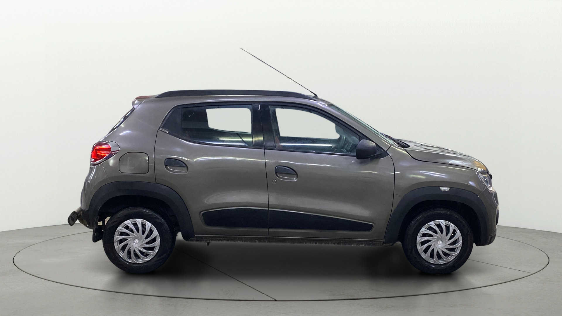 View 2018 Renault Kwid RXL Image 29 Used 2018 Renault Kwid RXL Image 29