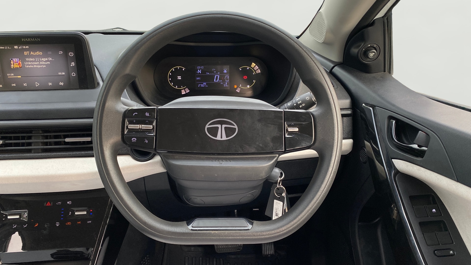 View 2024 Tata Nexon Revotron XE Image 14 Used 2024 Tata Nexon Revotron XE Image 14