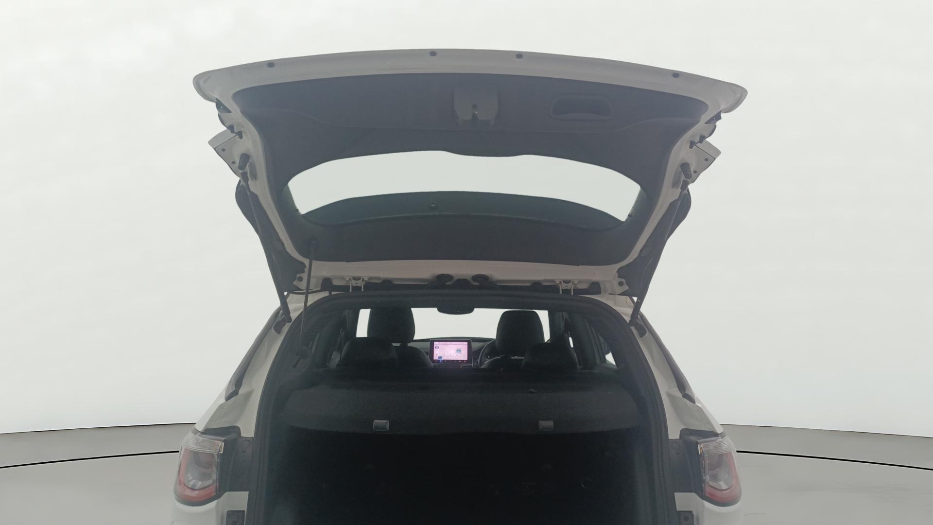 View 2023 Jeep Compass Limited 1.4 Multi AIR Petrol DDCT AT BS IV Image 16 Used 2023 Jeep Compass Limited 1.4 Multi AIR Petrol DDCT AT BS IV Image 16
