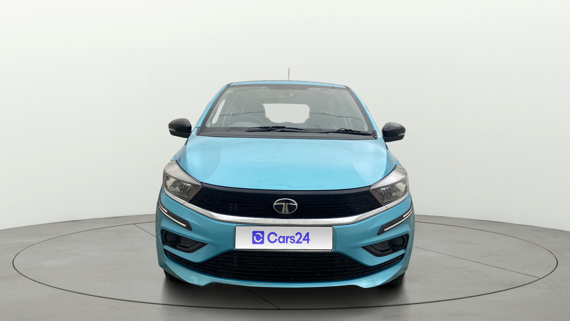 View 2025 Tata Tiago Revotorq XB Image 1 Used 2025 Tata Tiago Revotorq XB Image 1