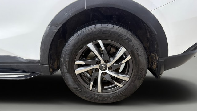 View Mahindra XUV700 Image 11 Used Mahindra XUV700 Image 11