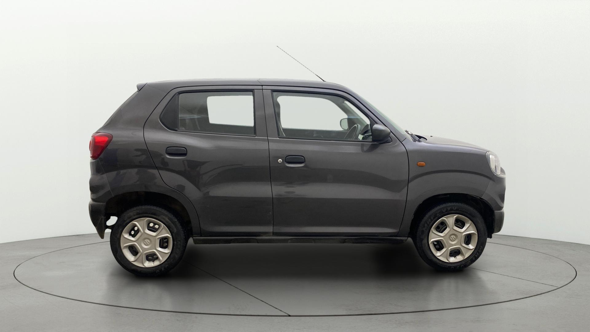 View 2024 Maruti Suzuki 1000 Base Variant Image 8 Used 2024 Maruti Suzuki 1000 Base Variant Image 8