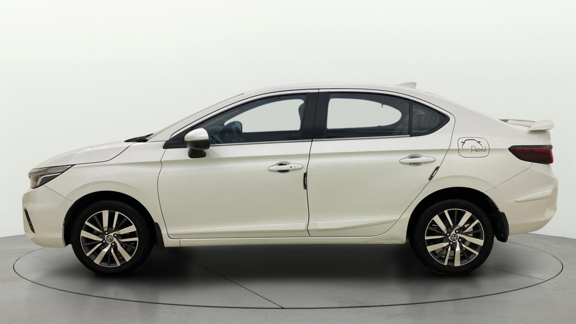 View 2022 Honda City ZX MT Diesel Anniversary Edition Image 6 Used 2022 Honda City ZX MT Diesel Anniversary Edition Image 6