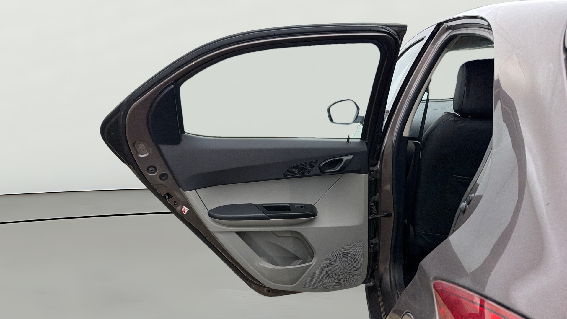 View 2019 Tata Tiago Revotorq XB Image 22 Used 2019 Tata Tiago Revotorq XB Image 22