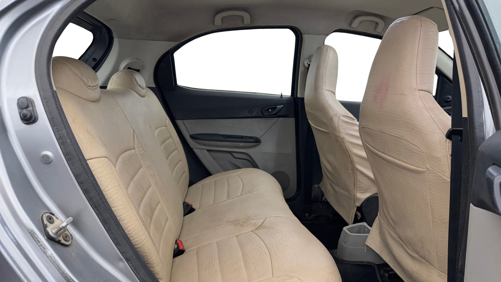 View 2018 Tata Tiago Revotorq XB Image 28 Used 2018 Tata Tiago Revotorq XB Image 28