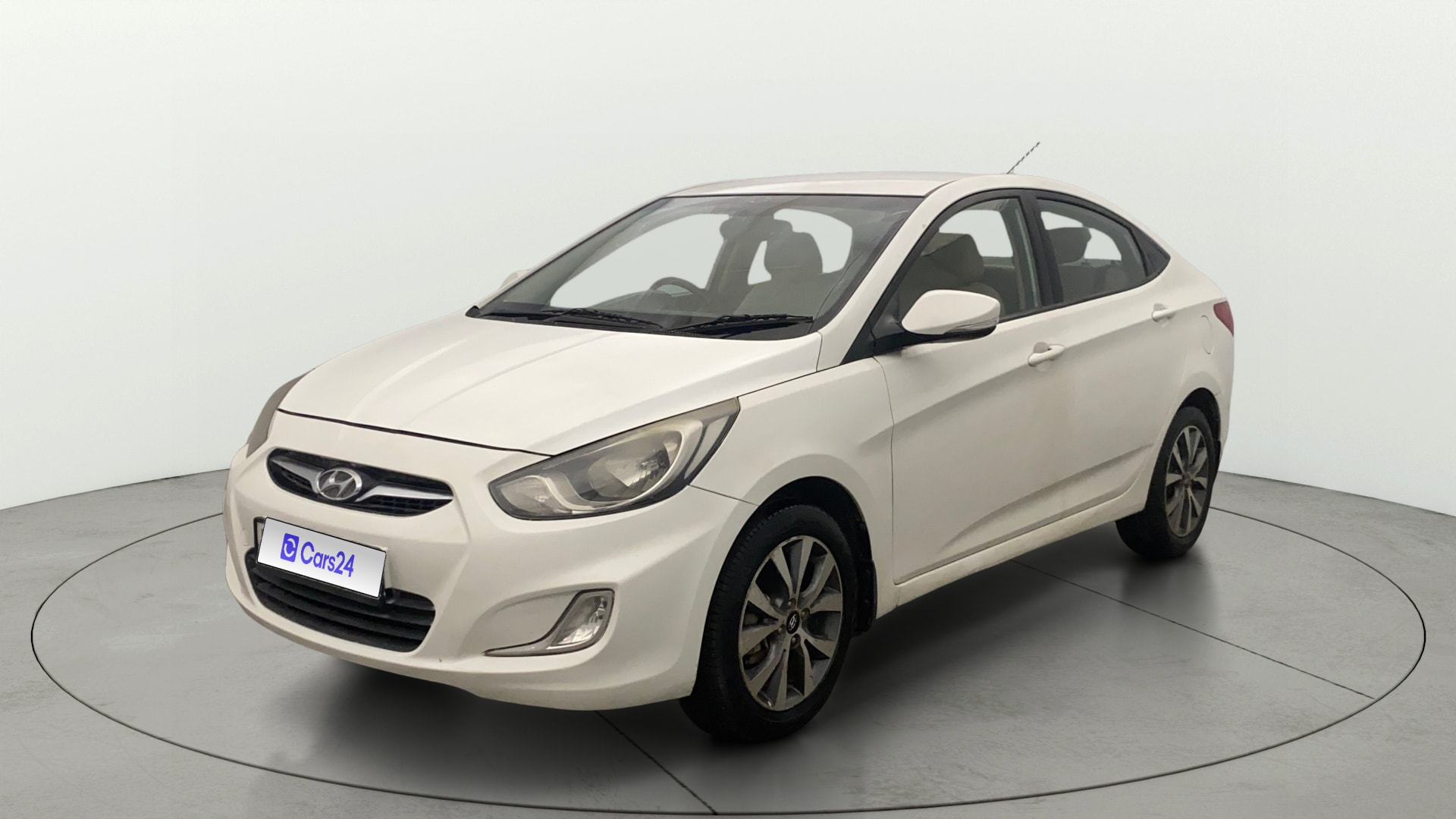 View 2014 Hyundai Fluidic Verna 1.6 VTVT SX Image 35 Used 2014 Hyundai Fluidic Verna 1.6 VTVT SX Image 35