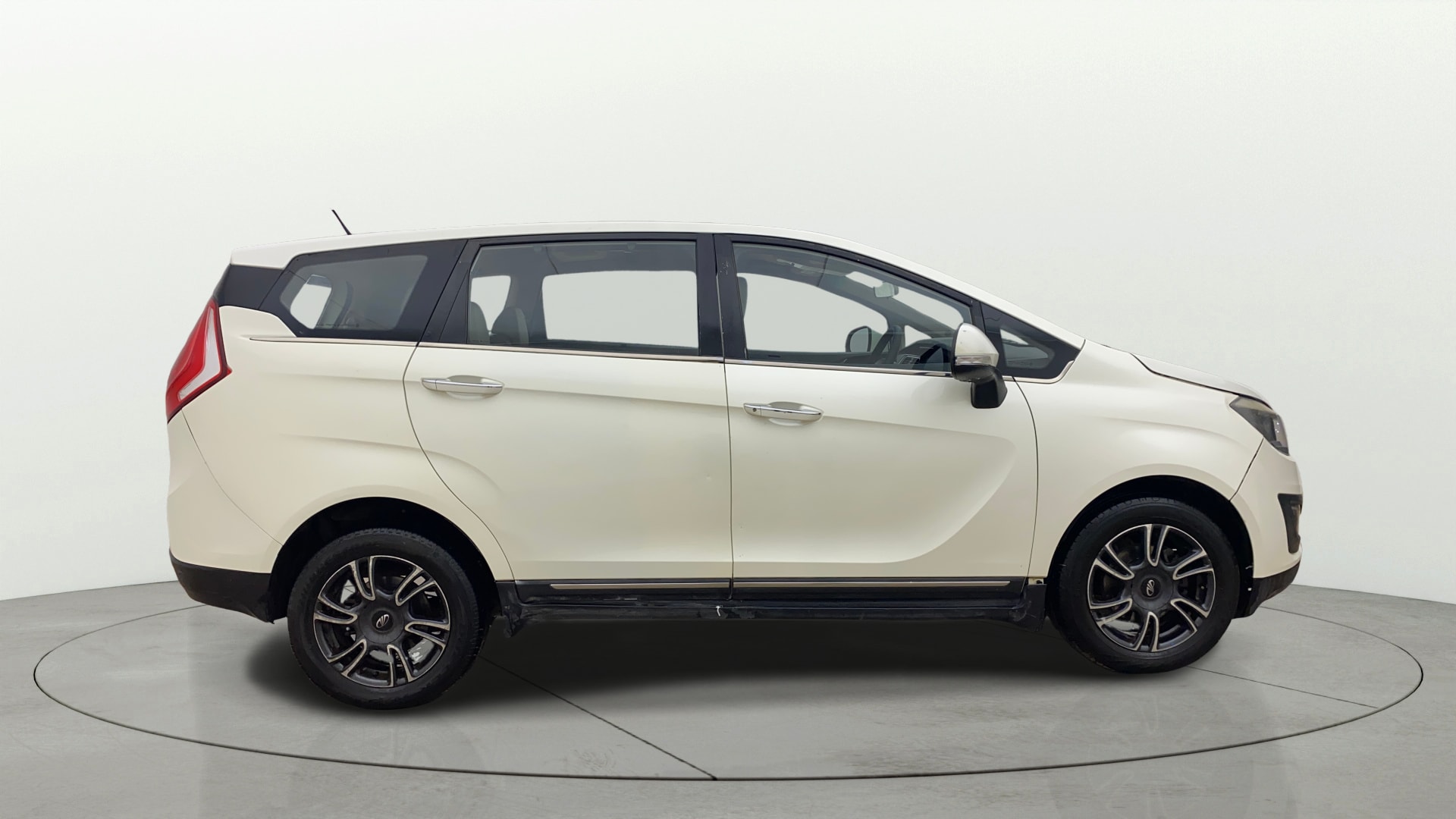 View 2019 Mahindra Marazzo M8 7-Seater Image 27 Used 2019 Mahindra Marazzo M8 7-Seater Image 27