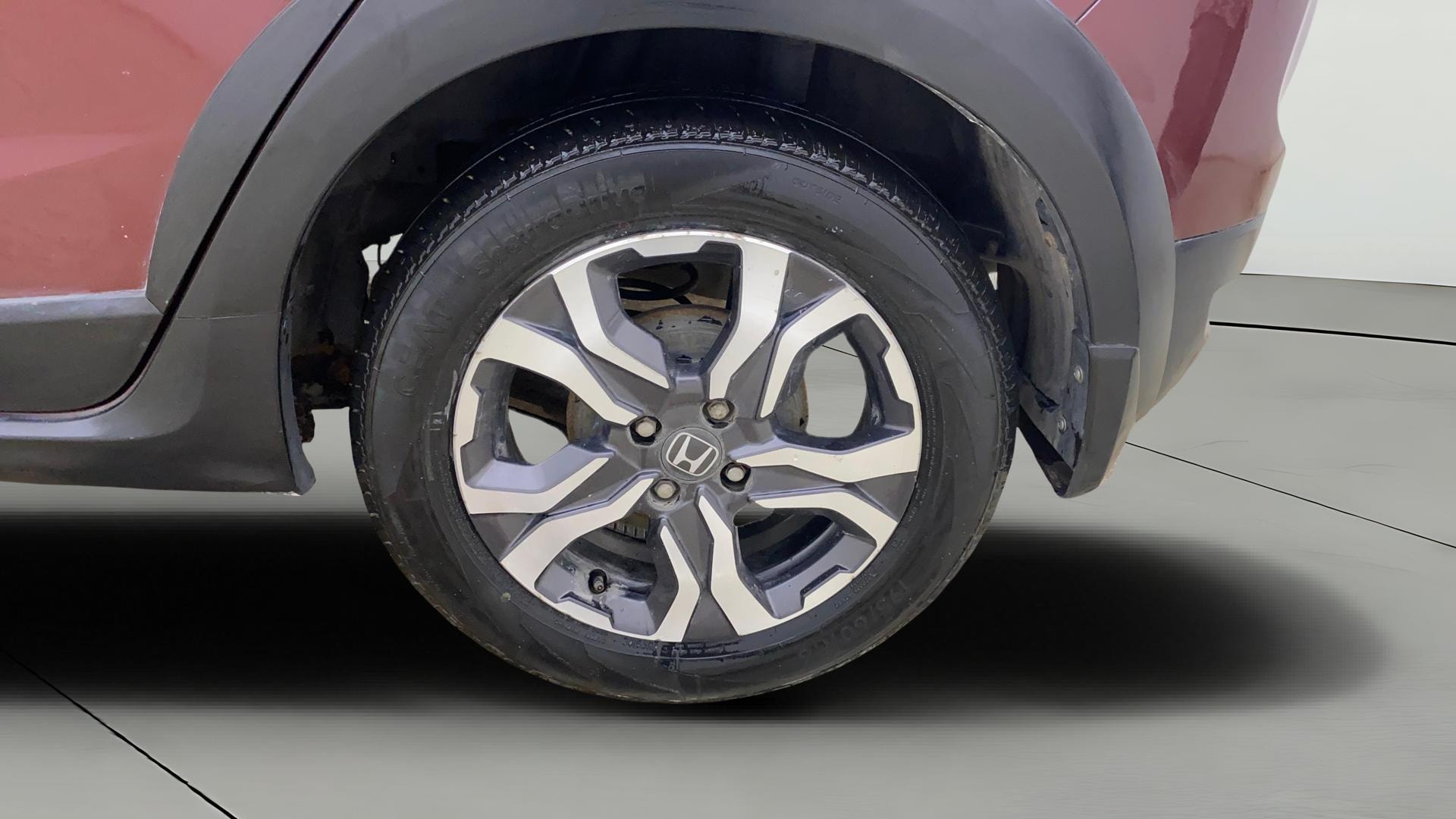 View 2017 Honda WR-V S MT Diesel Edge Edition Image 7 Used 2017 Honda WR-V S MT Diesel Edge Edition Image 7