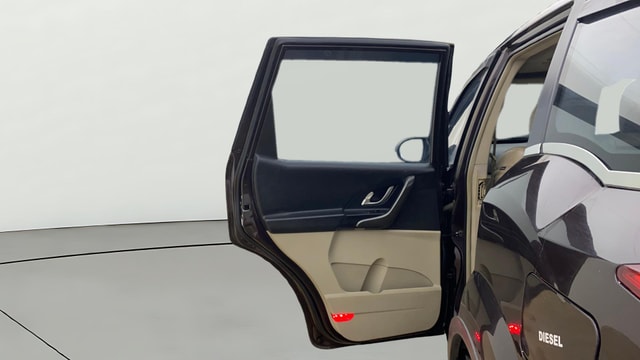 View Mahindra XUV500 Image 16 Used Mahindra XUV500 Image 16