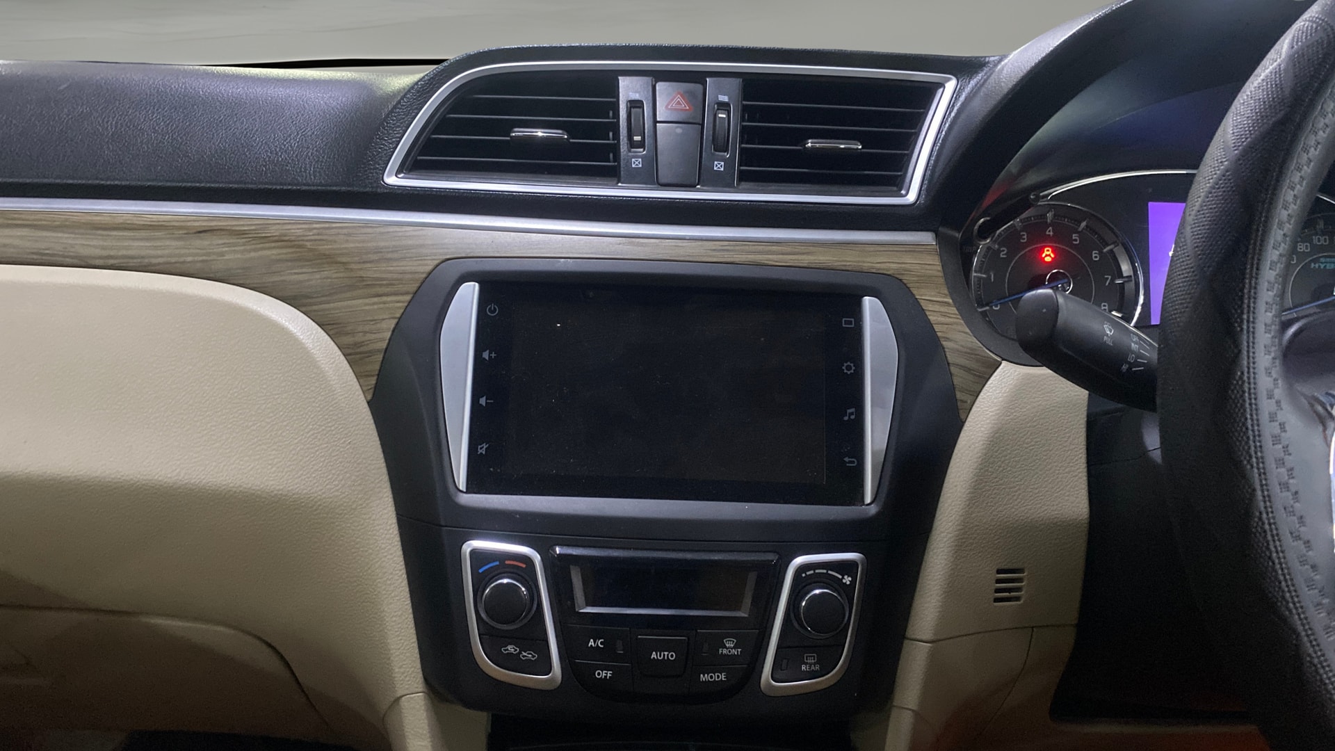 View 2024 Maruti Suzuki 1000 Base Variant Image 18 Used 2024 Maruti Suzuki 1000 Base Variant Image 18