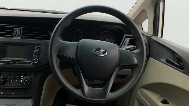 View Mahindra Marazzo Image 21 Used Mahindra Marazzo Image 21