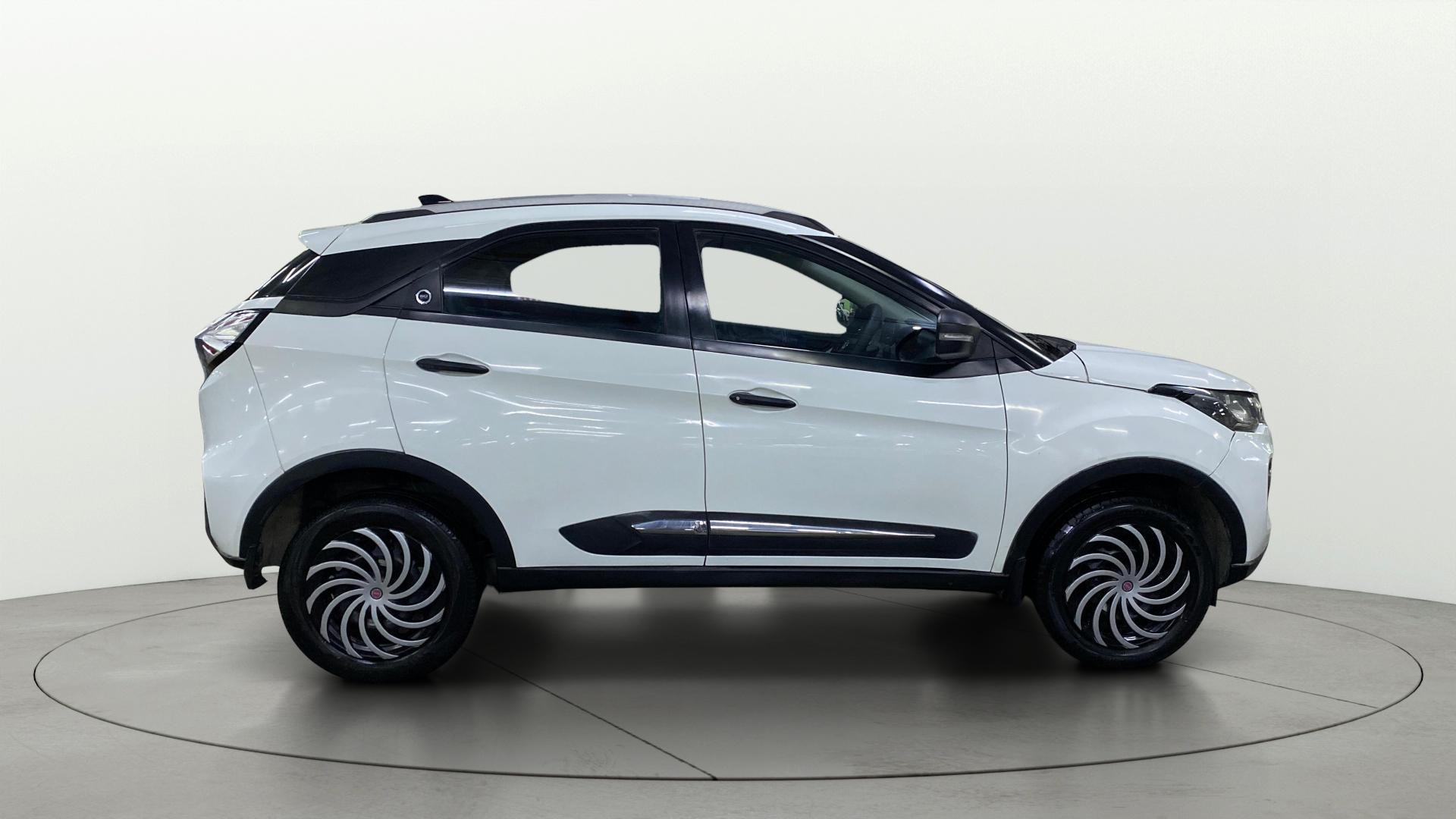 View 2025 Tata Nexon Revotron XE Image 8 Used 2025 Tata Nexon Revotron XE Image 8
