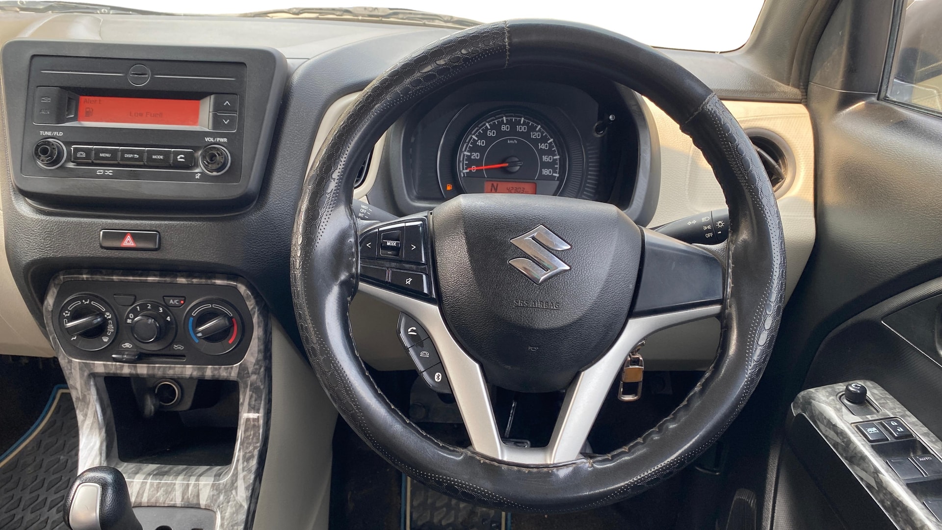 View 2022 Maruti Suzuki 1000 Base Variant Image 20 Used 2022 Maruti Suzuki 1000 Base Variant Image 20