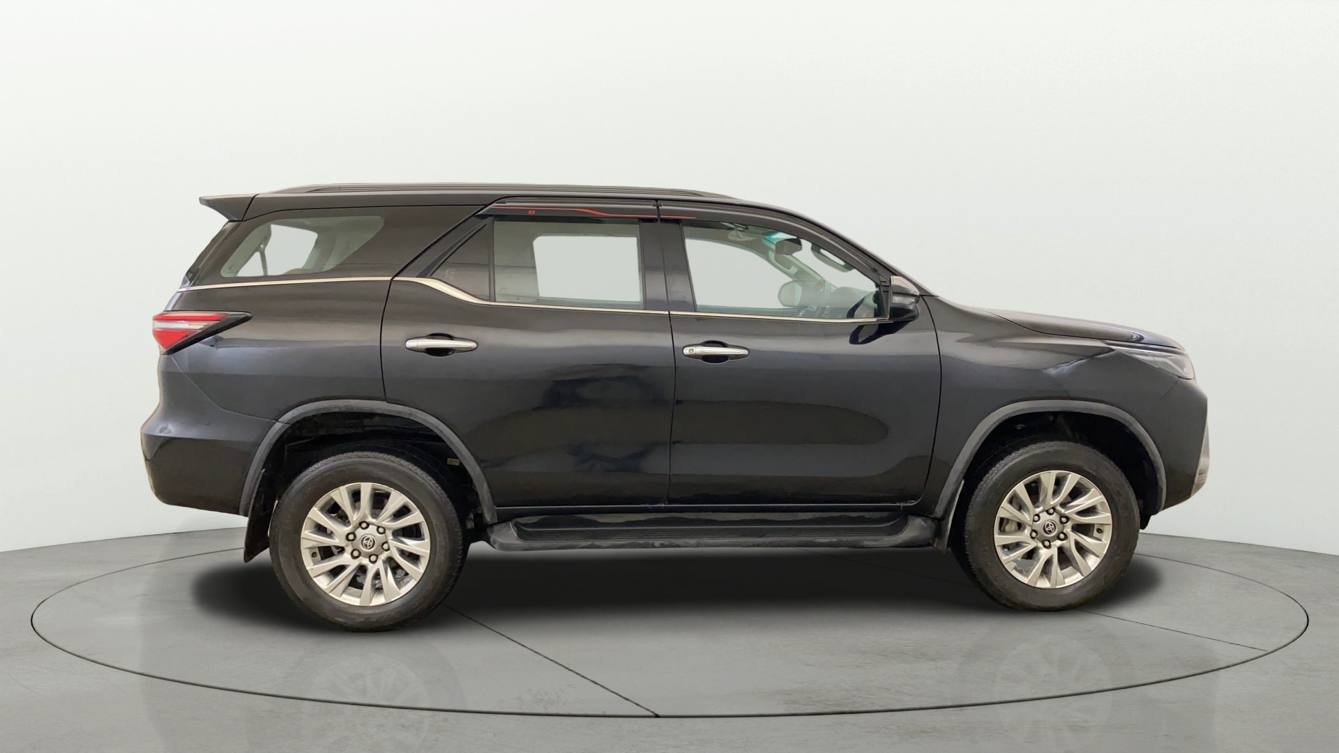 View 2023 Toyota Fortuner 2.7 4X2 AT BS IV Image 29 Used 2023 Toyota Fortuner 2.7 4X2 AT BS IV Image 29