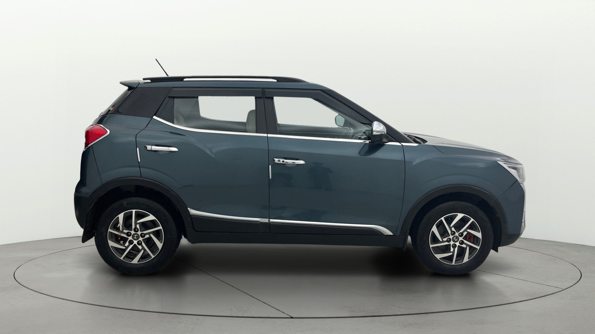 Used 2022 Mahindra XUV300 Used 2022 Mahindra XUV300