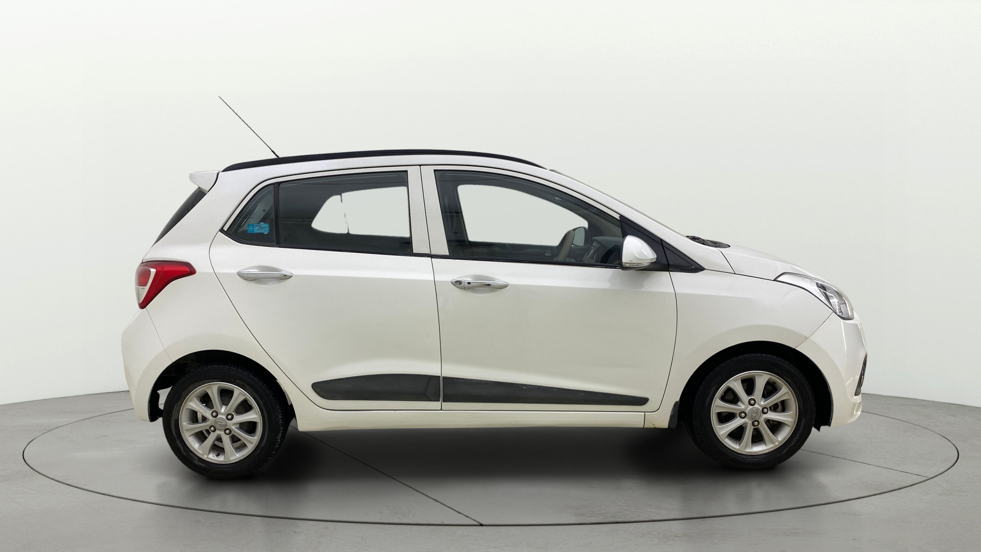 View 2015 Hyundai Grand i10 Asta AT 1.2 Kappa VTVT Image 8 Used 2015 Hyundai Grand i10 Asta AT 1.2 Kappa VTVT Image 8