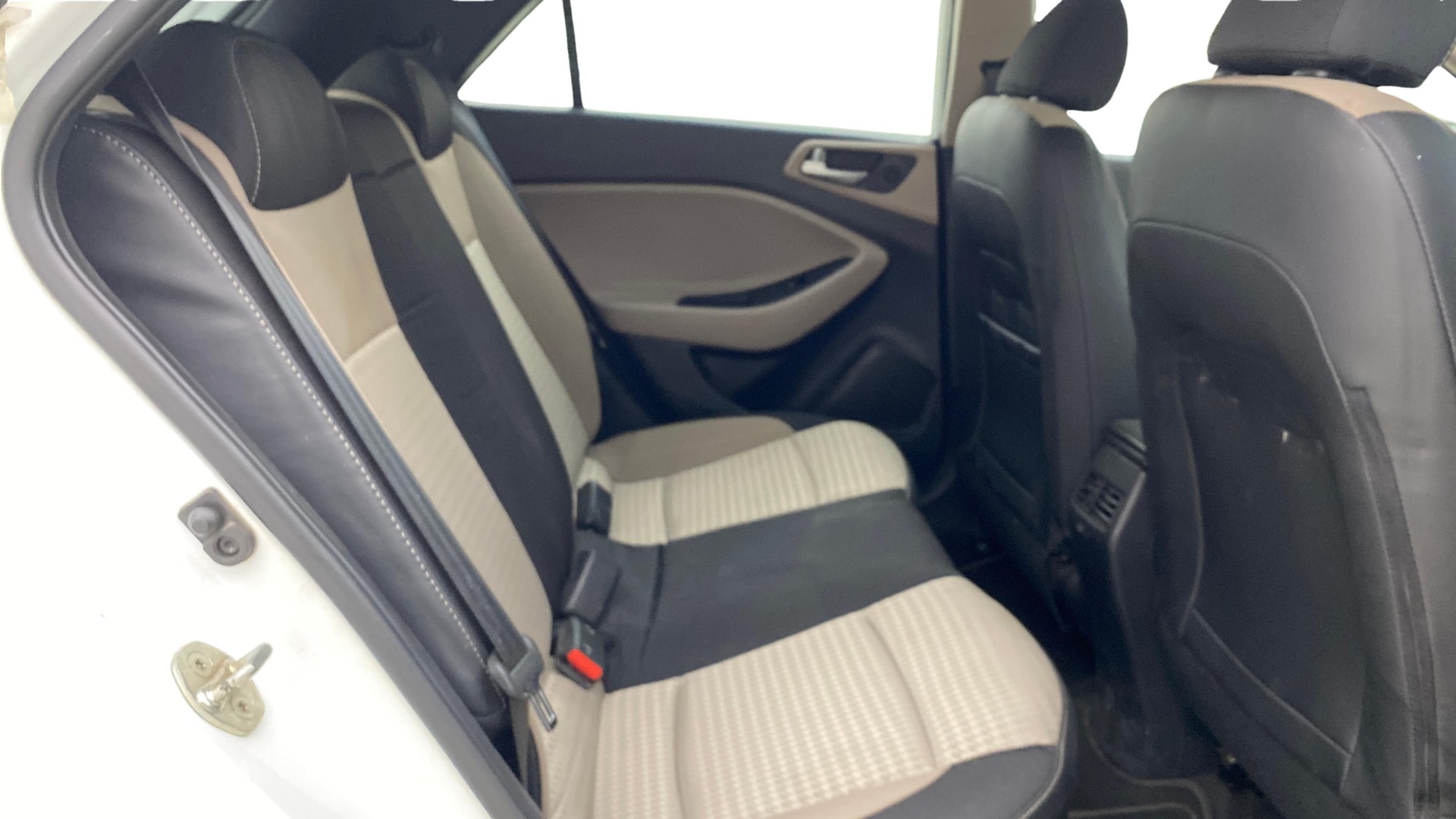View 2020 Hyundai Elite i20 1.2 Sportz Plus Petrol Image 29 Used 2020 Hyundai Elite i20 1.2 Sportz Plus Petrol Image 29