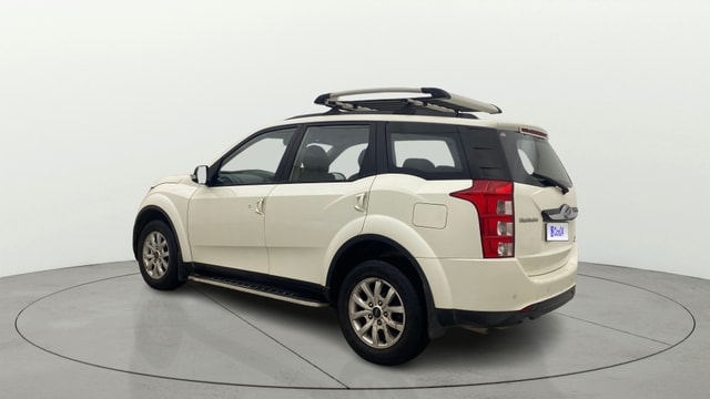 View Mahindra XUV500 Image 2 Used Mahindra XUV500 Image 2