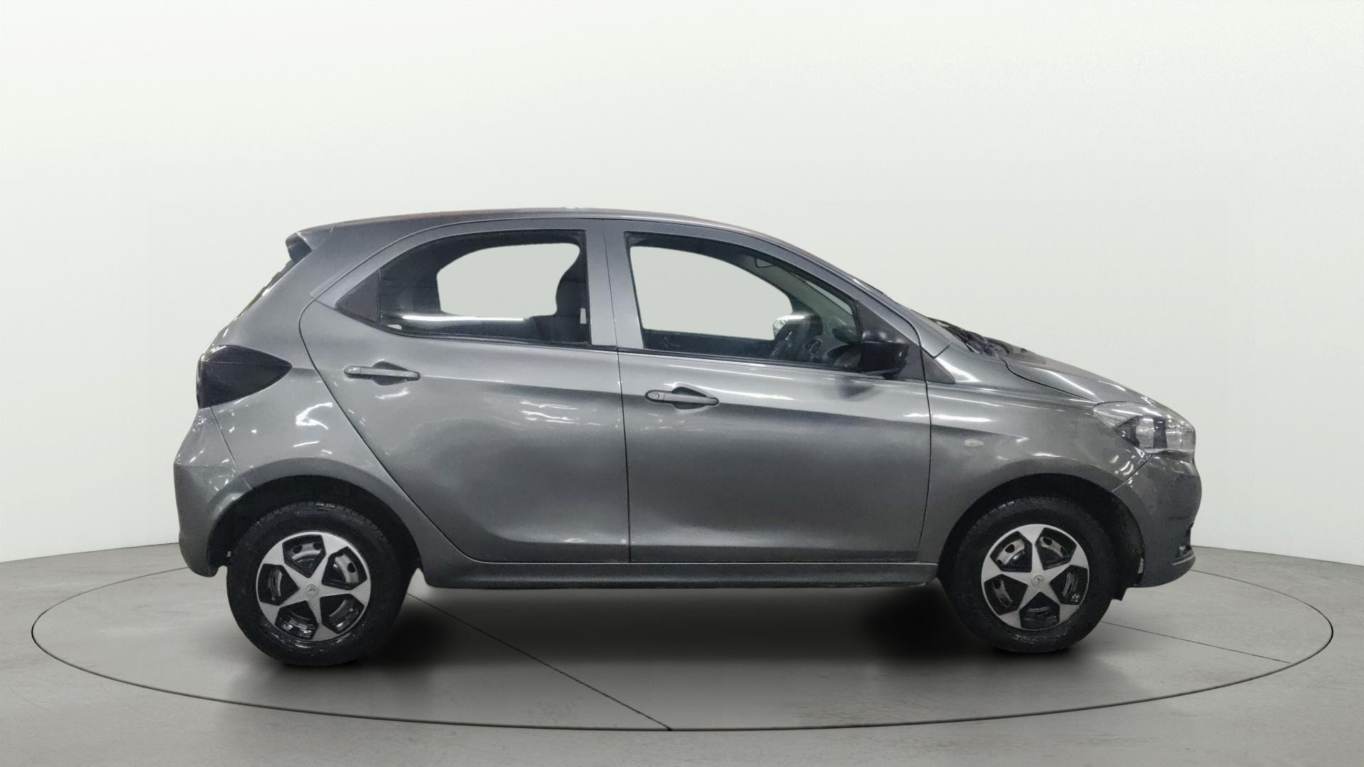 View 2018 Tata Tiago Revotorq XB Image 9 Used 2018 Tata Tiago Revotorq XB Image 9