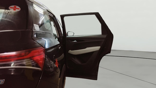 View MG Hector Plus Image 8 Used MG Hector Plus Image 8