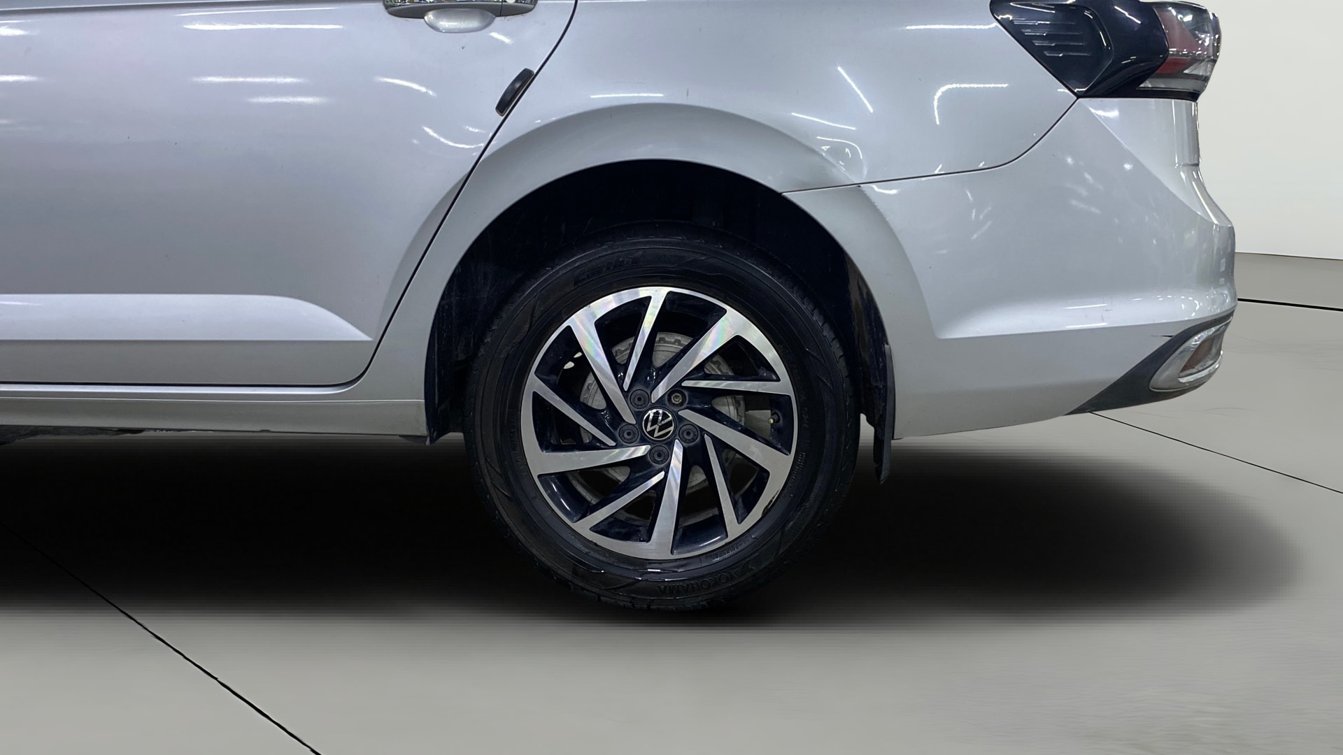 View 2022 Volkswagen Virtus Topline 1.0 TSI MT Image 8 Used 2022 Volkswagen Virtus Topline 1.0 TSI MT Image 8