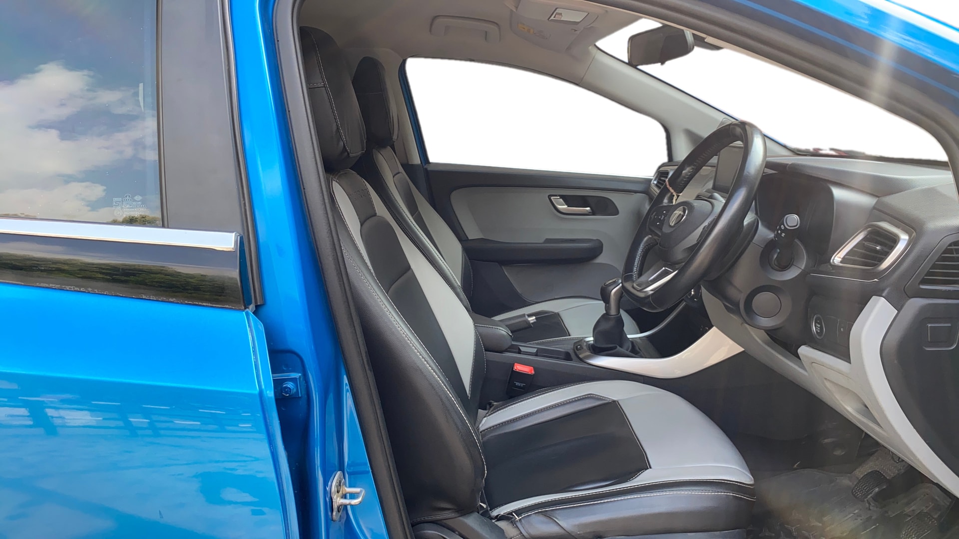 View 2021 Tata Altroz XZ Petrol Image 17 Used 2021 Tata Altroz XZ Petrol Image 17