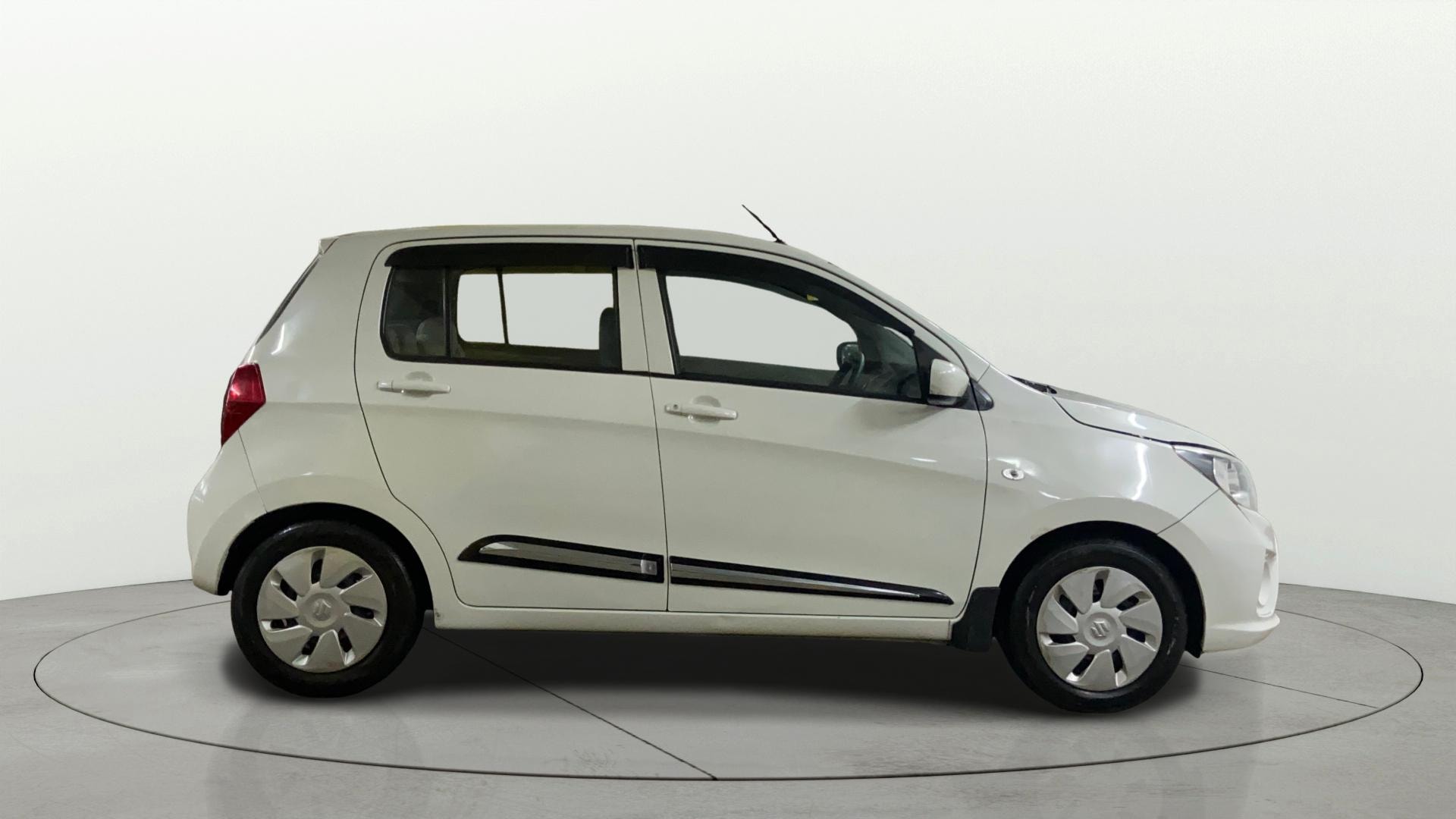View 2019 Maruti Suzuki 1000 Base Variant Image 25 Used 2019 Maruti Suzuki 1000 Base Variant Image 25
