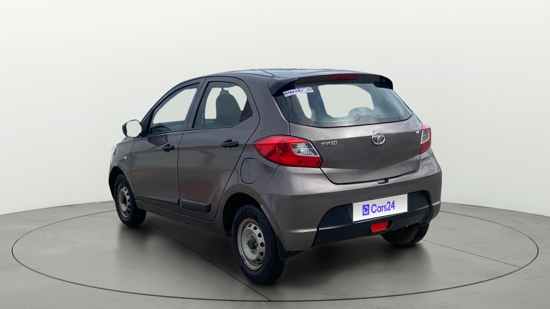 View 2018 Tata Tiago Revotorq XE Image 2 Used 2018 Tata Tiago Revotorq XE Image 2
