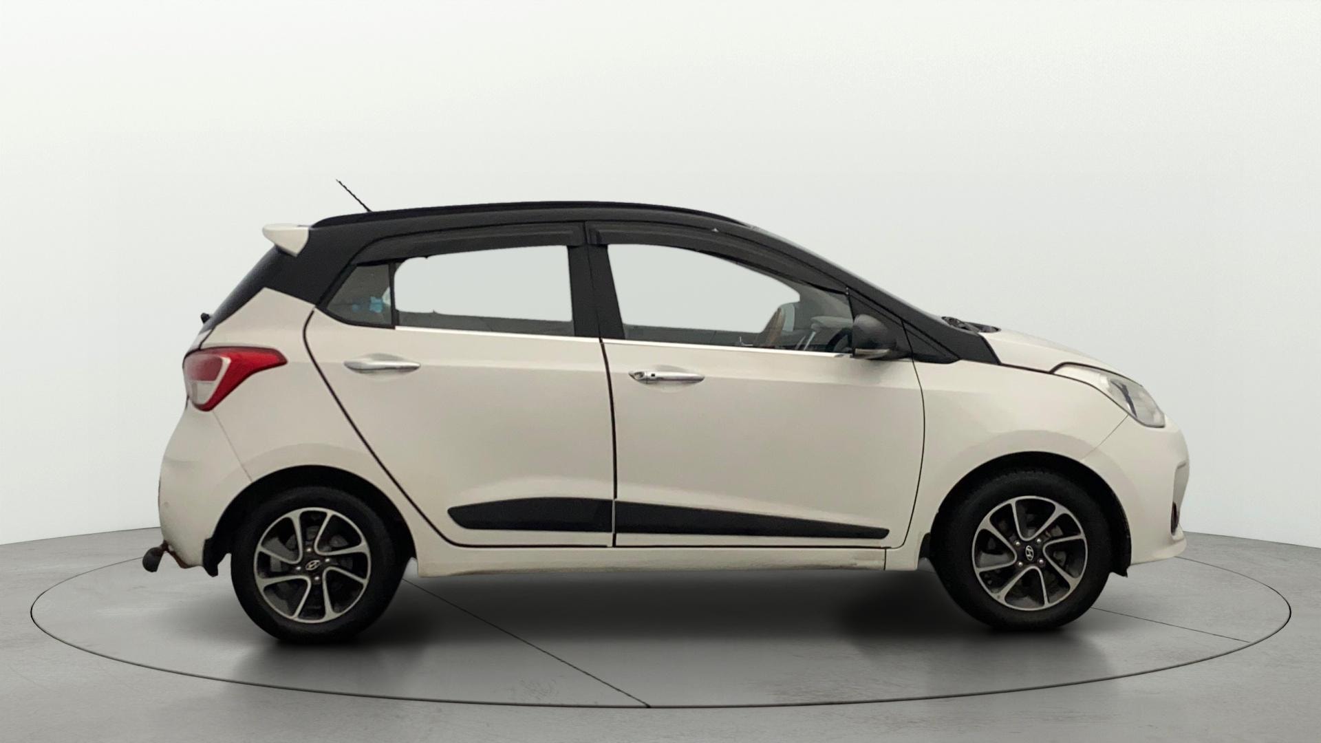 View 2019 Hyundai Grand i10 1.2 Asta Petrol Image 8 Used 2019 Hyundai Grand i10 1.2 Asta Petrol Image 8