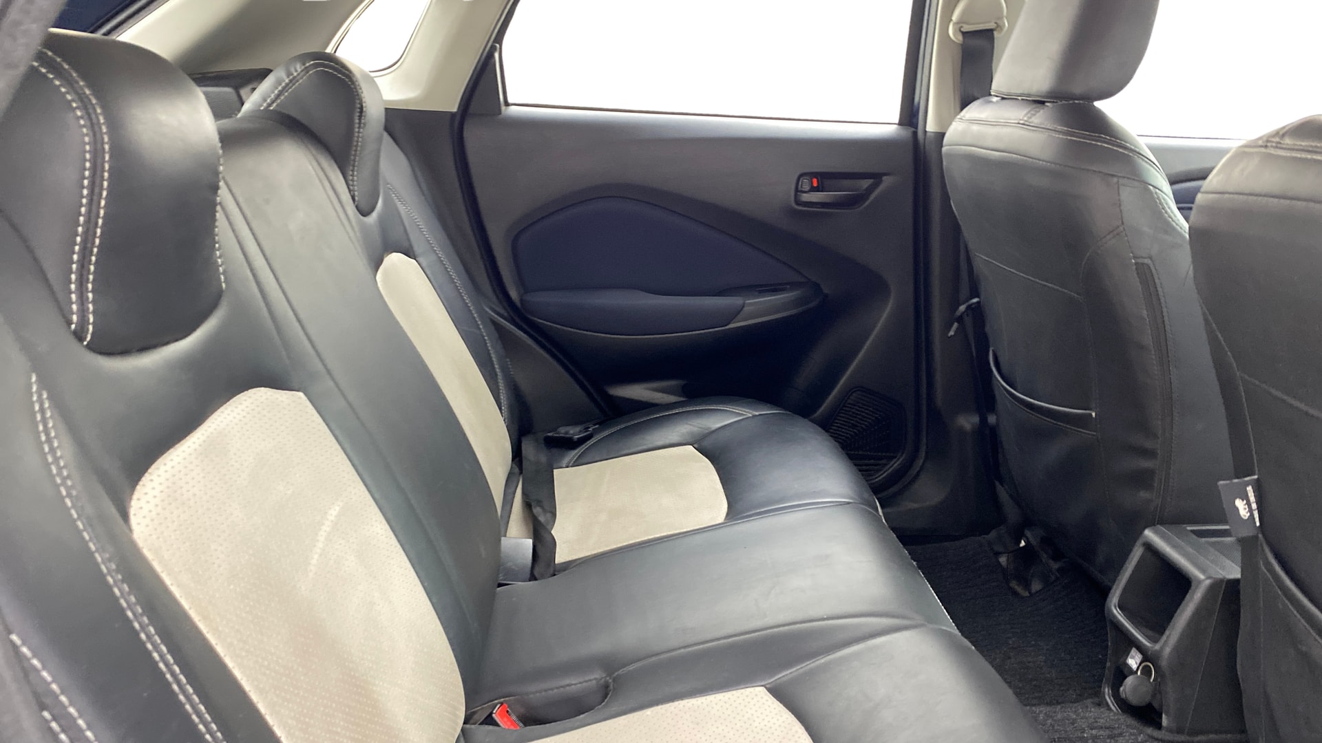 View 2022 Maruti Suzuki 1000 Base Variant Image 29 Used 2022 Maruti Suzuki 1000 Base Variant Image 29